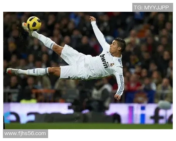 射门技巧出众的足球明星们盘点与精彩瞬间回顾